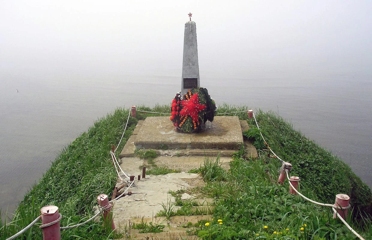 Sea excursion to Cape Krilion