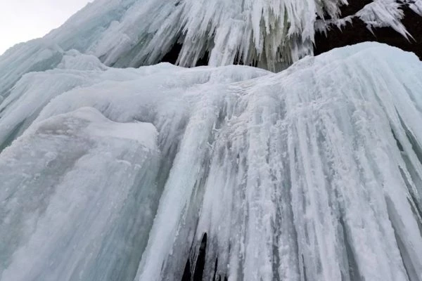 Winter excursion to Tikhaya Bay and Klokovsky Waterfall