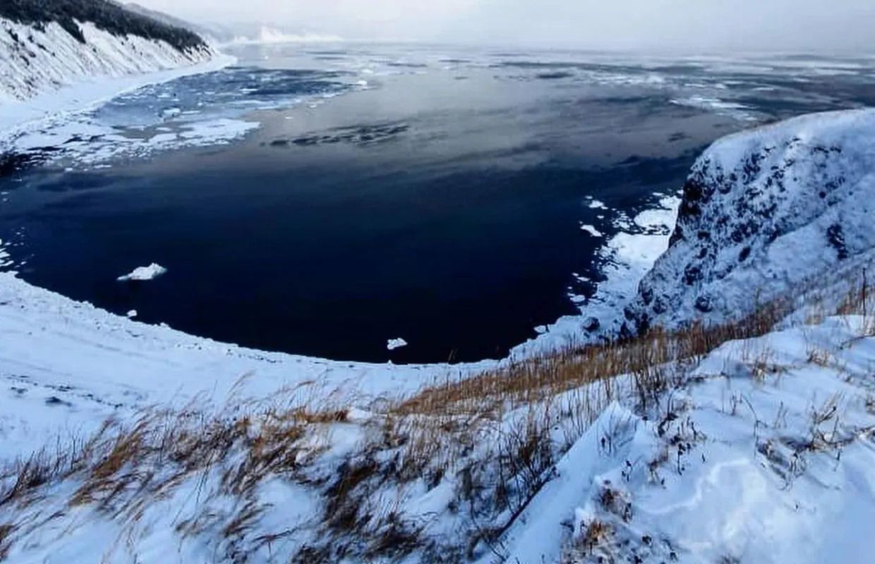 Winter snowmobile tour to Cape Evstaphia and Turquoise Lakes