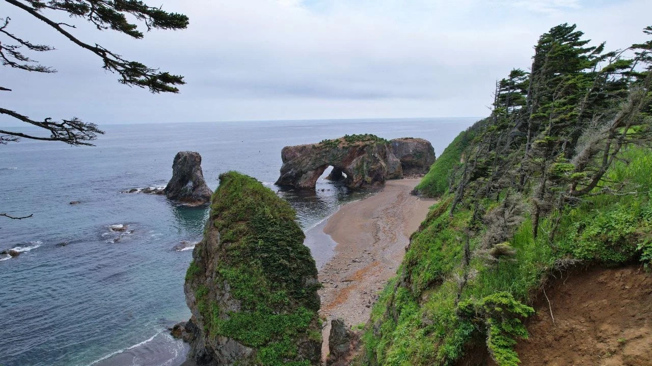 Excursion to Cape Giant (Ptichy)