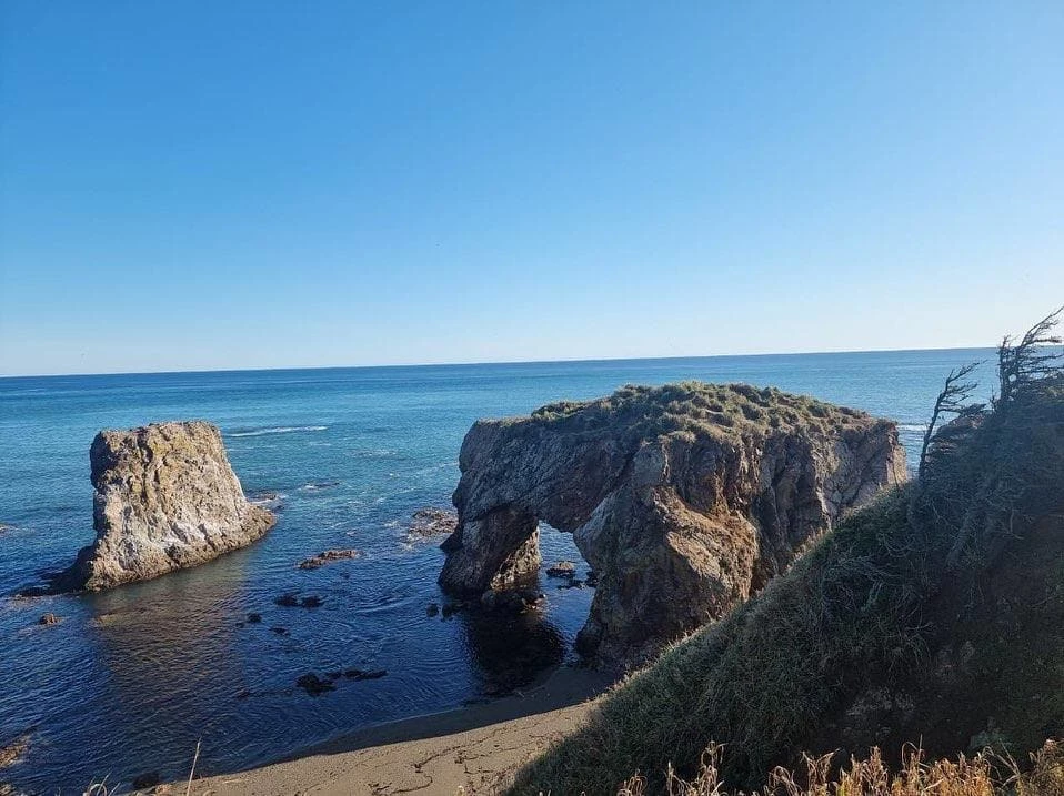 Excursion to Cape Giant (Ptichy)