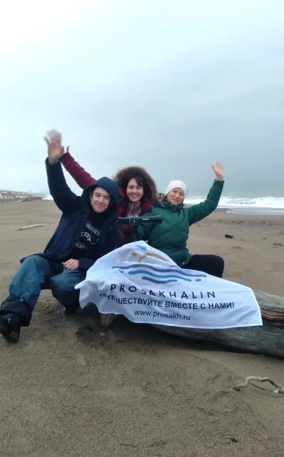 Winter excursion to icefalls in the Tikhoi Bay